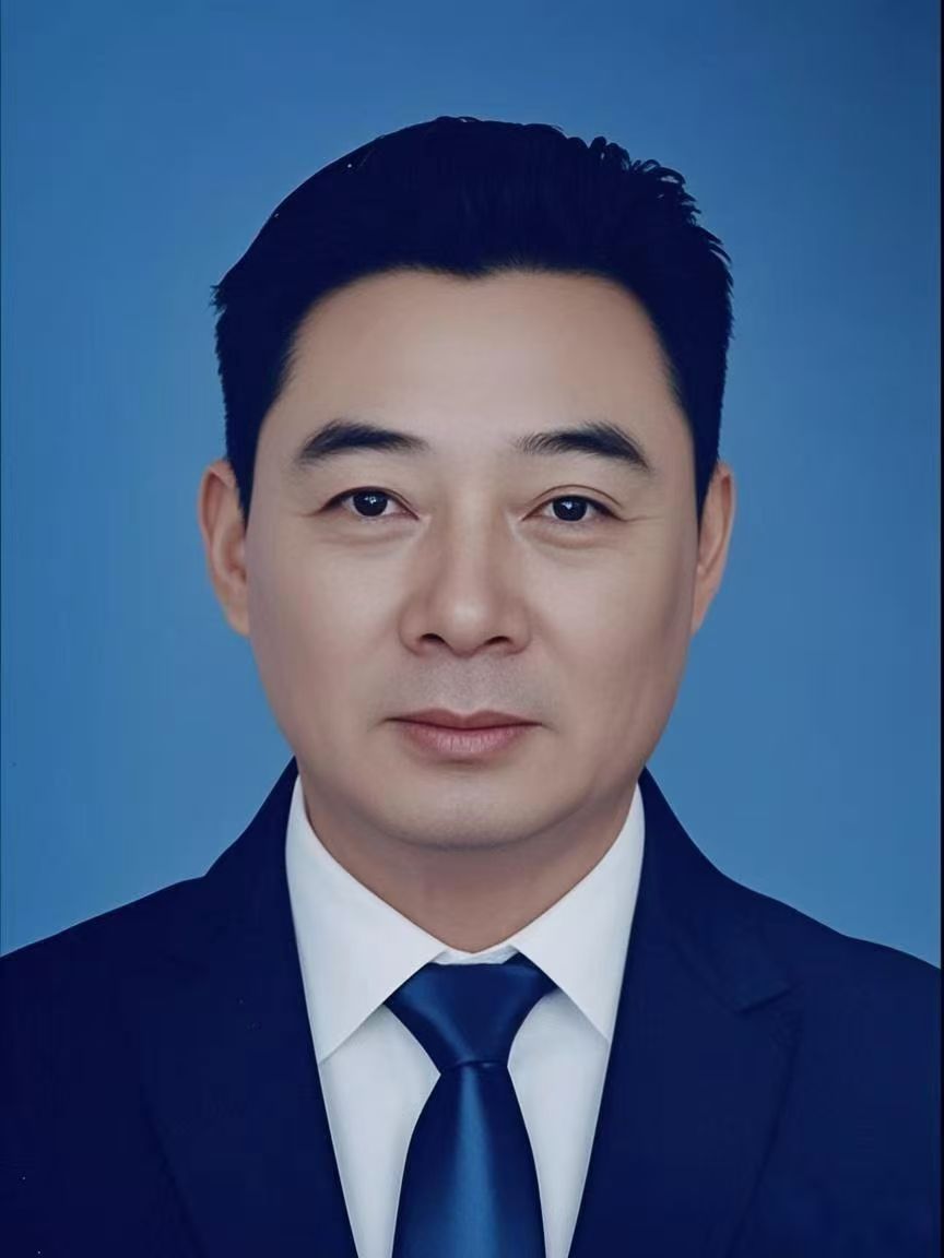 门诊部主任    皮肤科主治医师祝小东